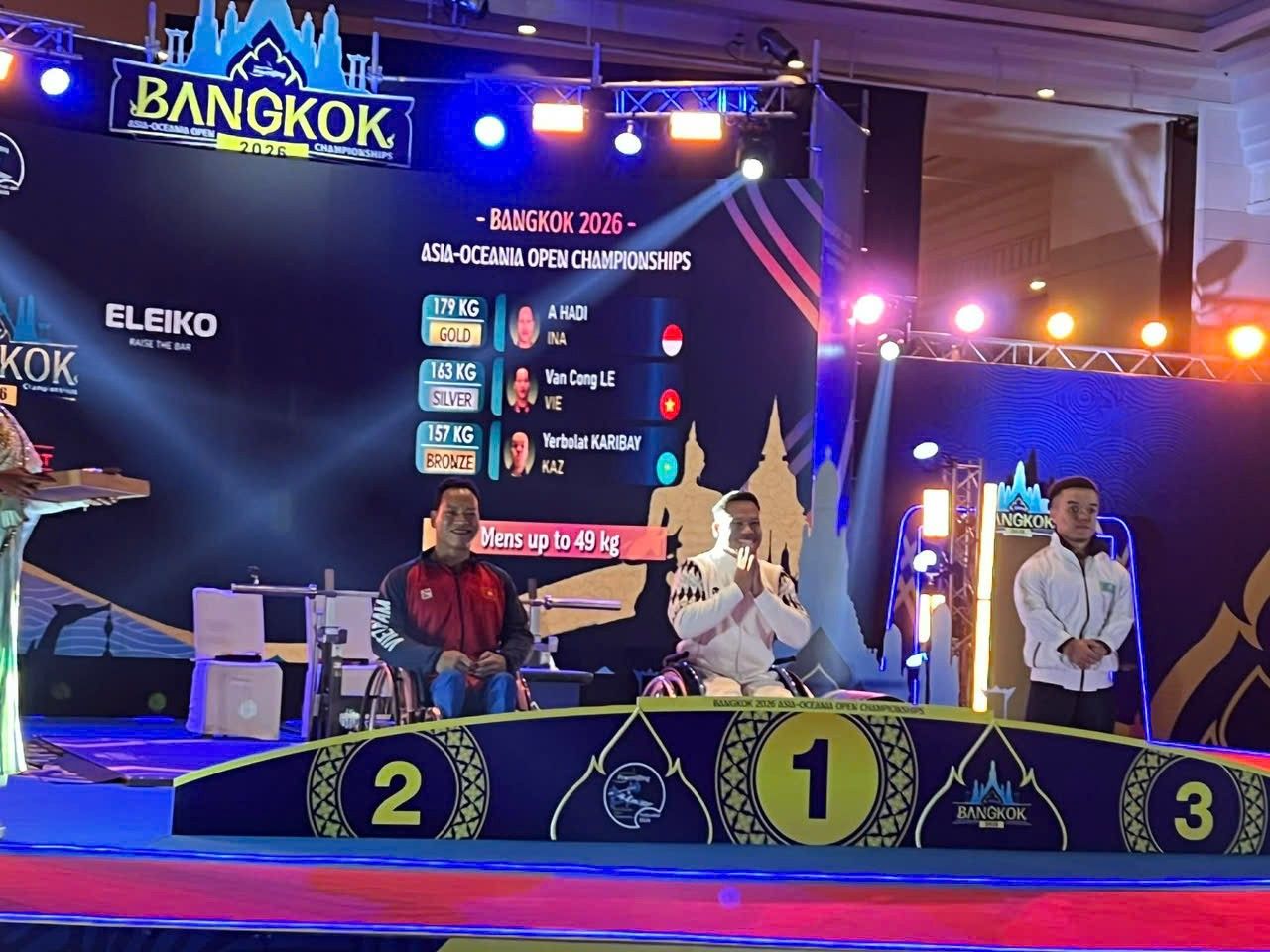 Lê Văn Công giành huy chương bạc Giải vô địch Cử tạ Người khuyết tật mở rộng châu Á - Thái Bình Dương